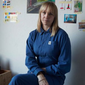 Jeni Johnson, contemporary ceramic artist in her studio